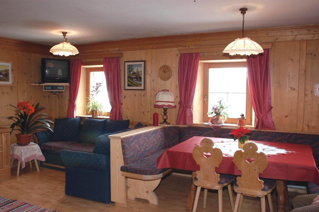 Oberschoellberghof Lutago Ruang foto